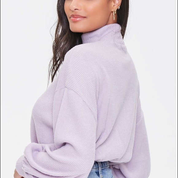 Ribbed Mock Neck Crop Top - Picture 3 of 4